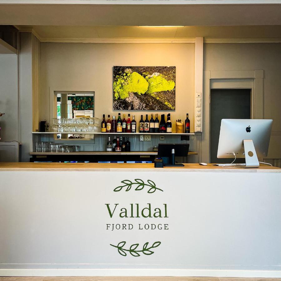 Valldal Fjord Lodge B&B Exterior photo