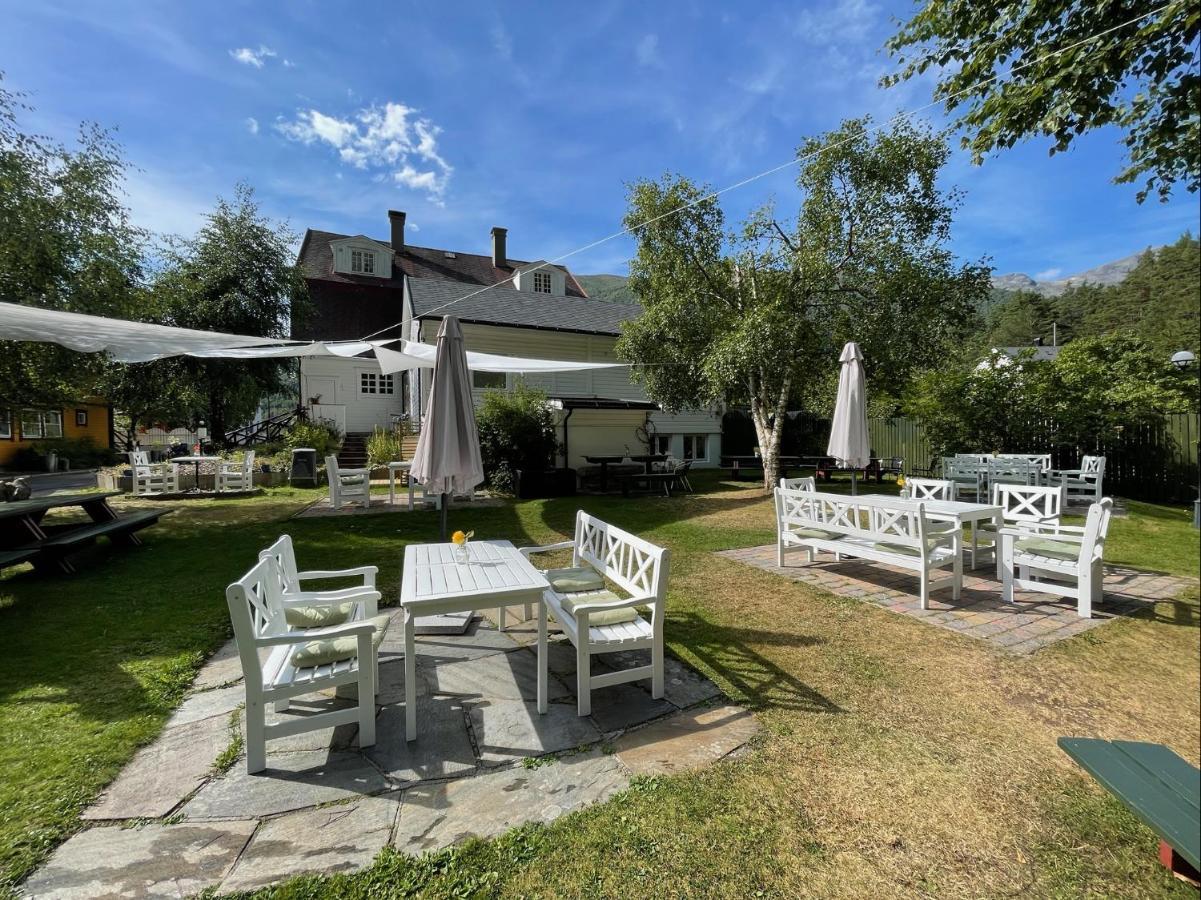 Valldal Fjord Lodge B&B Exterior photo