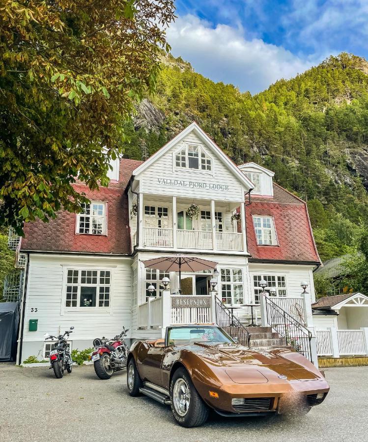 Valldal Fjord Lodge B&B Exterior photo