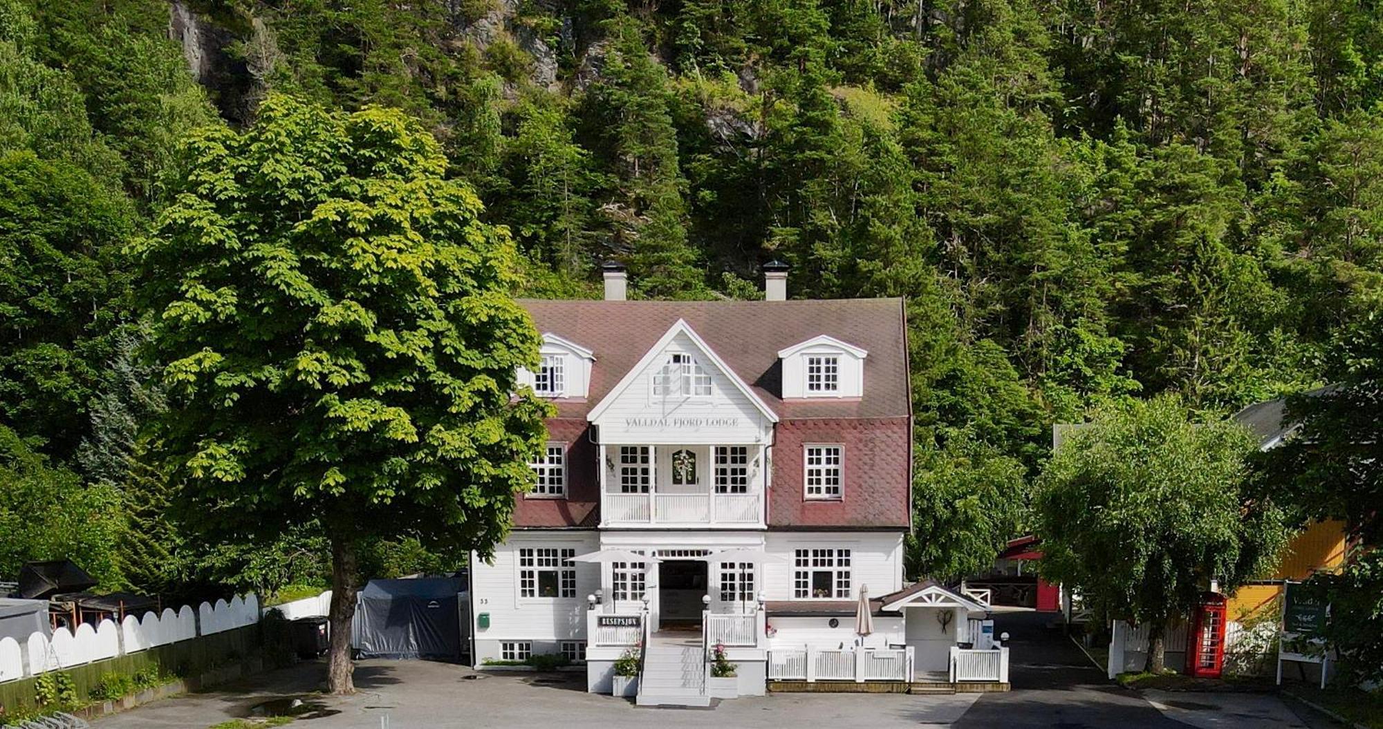 Valldal Fjord Lodge B&B Exterior photo