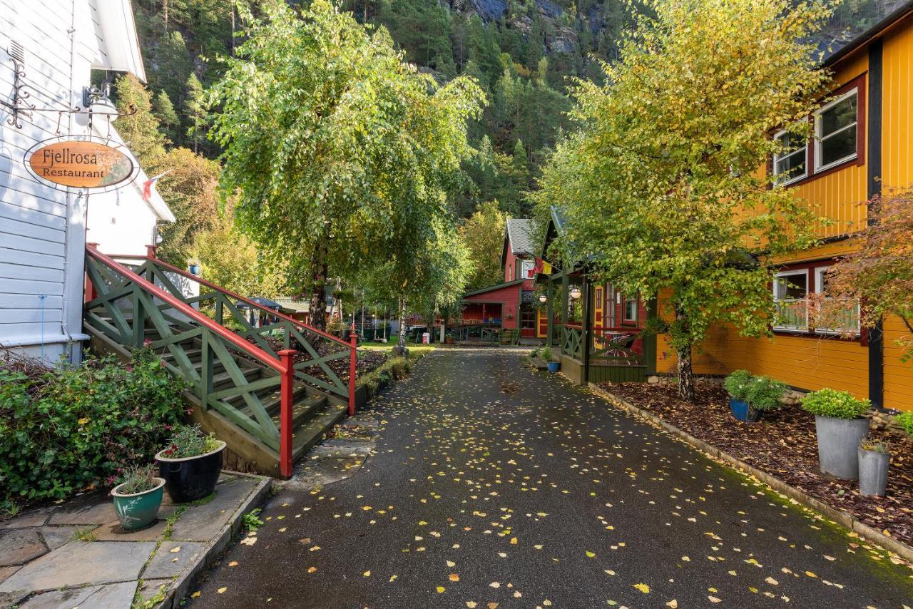 Valldal Fjord Lodge B&B Exterior photo